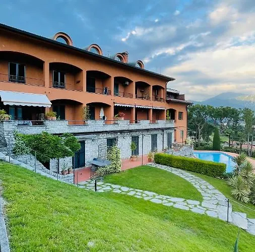 Welkhom View, Swimming Pool, Tennis Court And Private Parking *