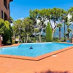 Welkhom View, Swimming Pool, Tennis Court And Private Parking Dom wakacyjny Mezzegra